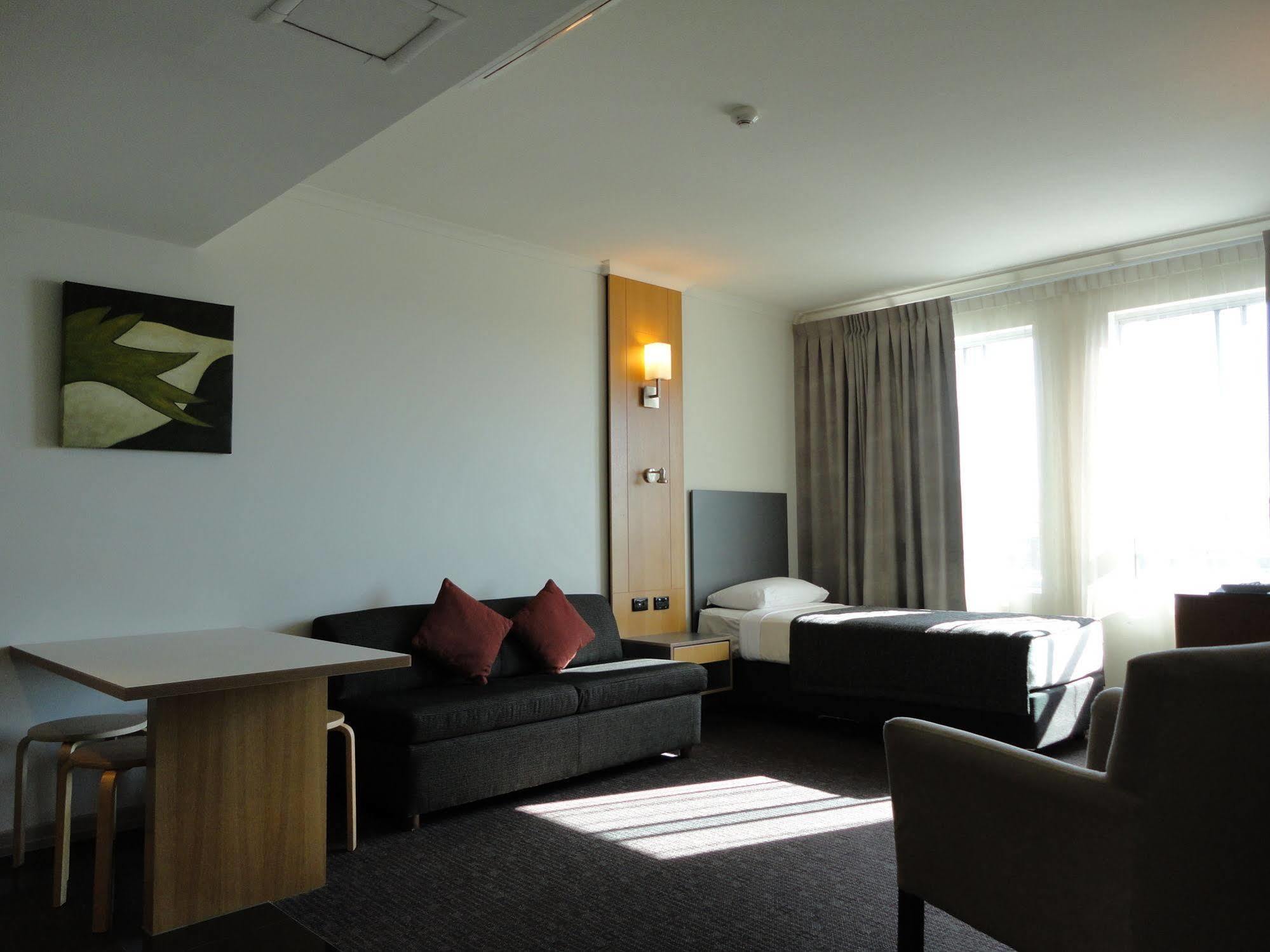 Metro Hotel Ipswich International エクステリア 写真